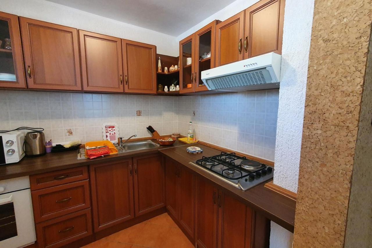 Apartment Mirella For 6 Persons Located In Central Istria Gradinje Exterior foto