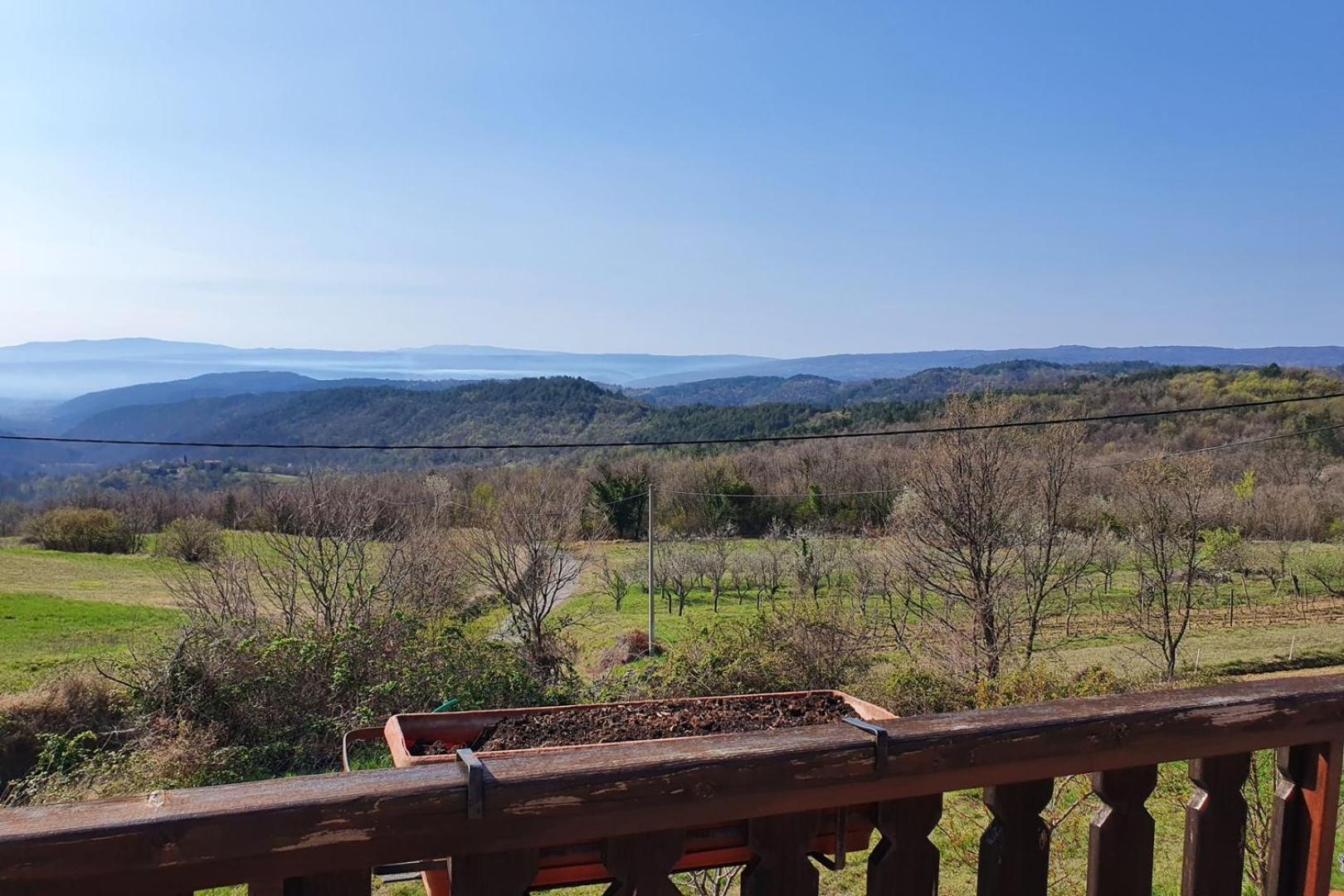 Apartment Mirella For 6 Persons Located In Central Istria Gradinje Exterior foto